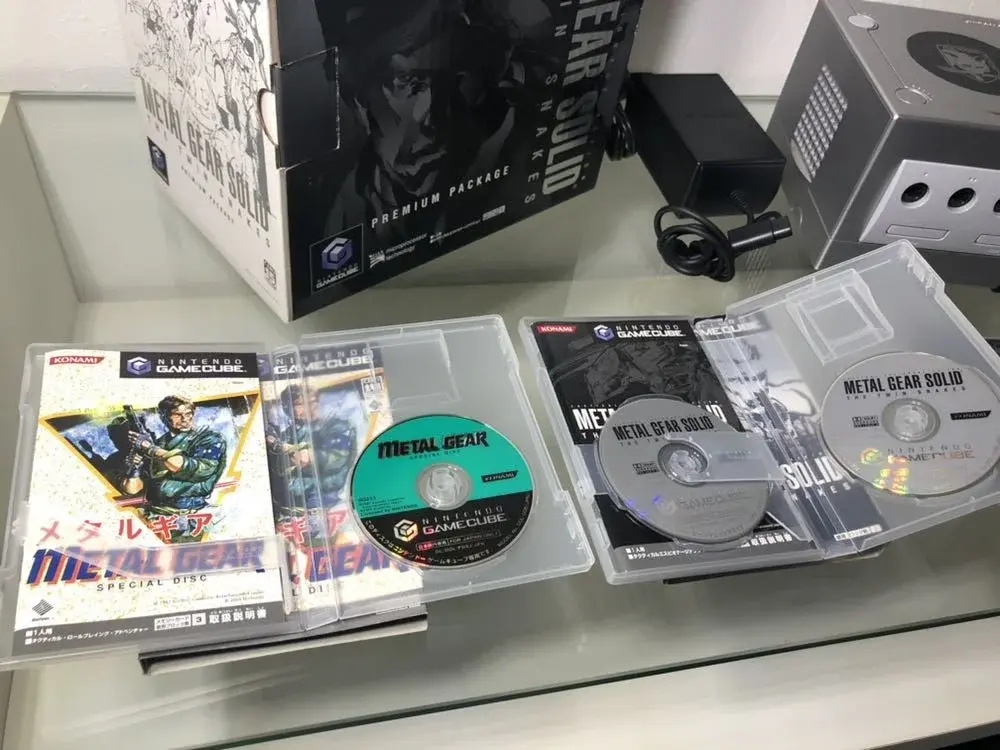 Consolevariations - Nintendo GameCube Metal Gear Solid Console |  Consolevariations