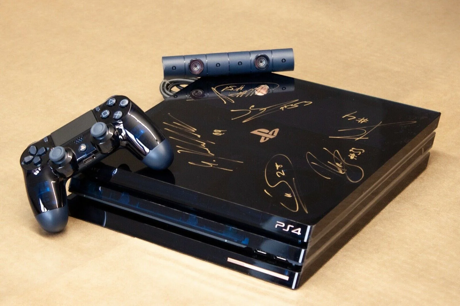 Ps4 Pro 500 million Limited Edition. Ps4 500 million Limited Edition.