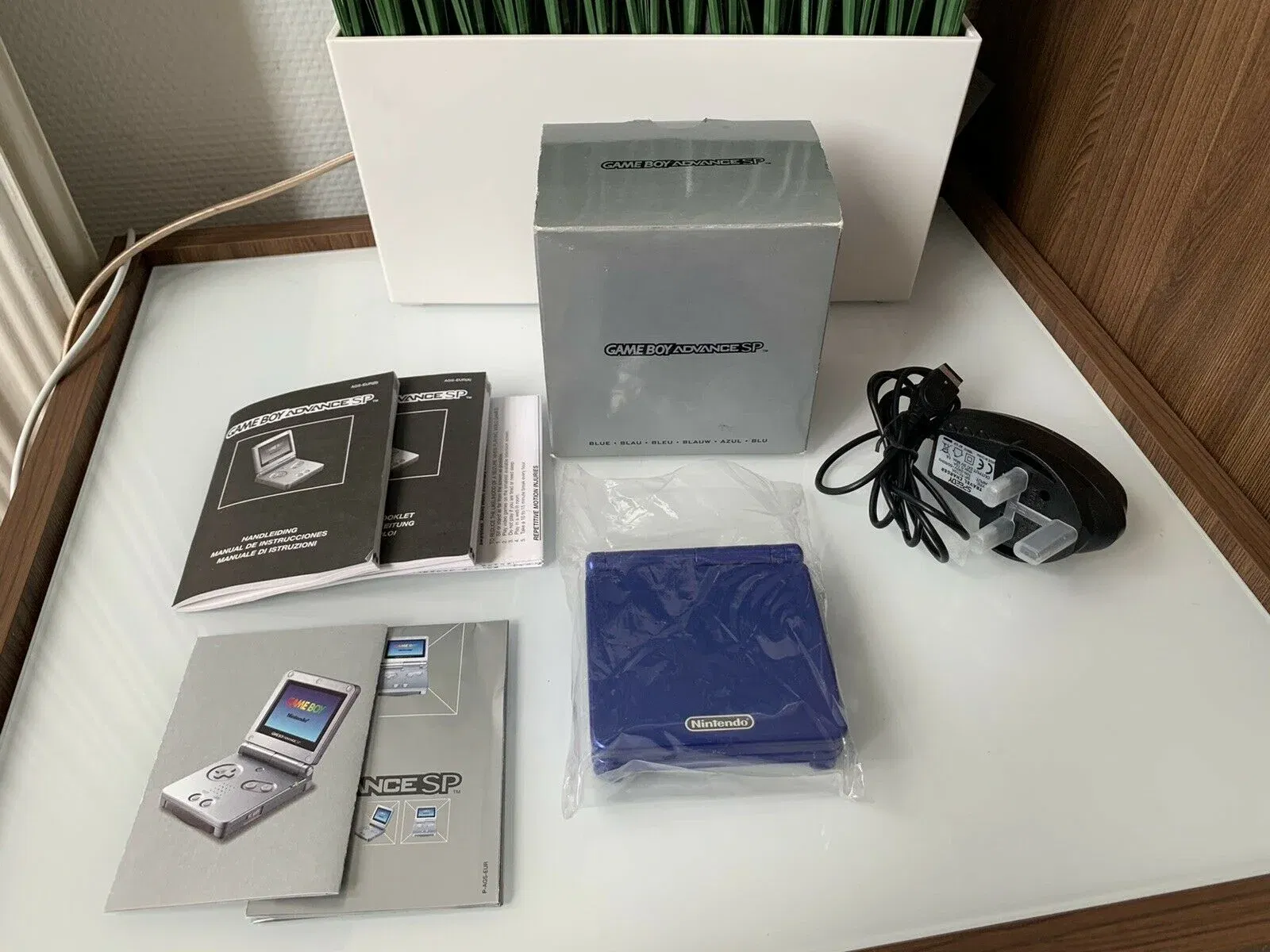 Nintendo Game Boy Advance SP Cobalt Console [EU]