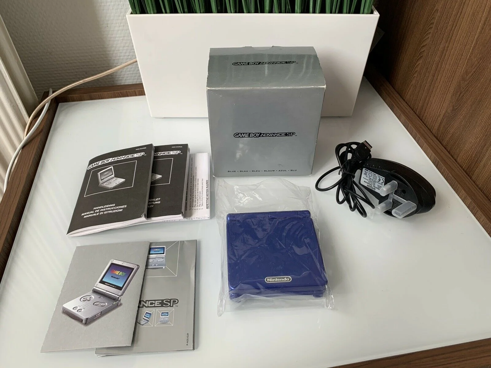  Nintendo Game Boy Advance SP Cobalt Console [EU]