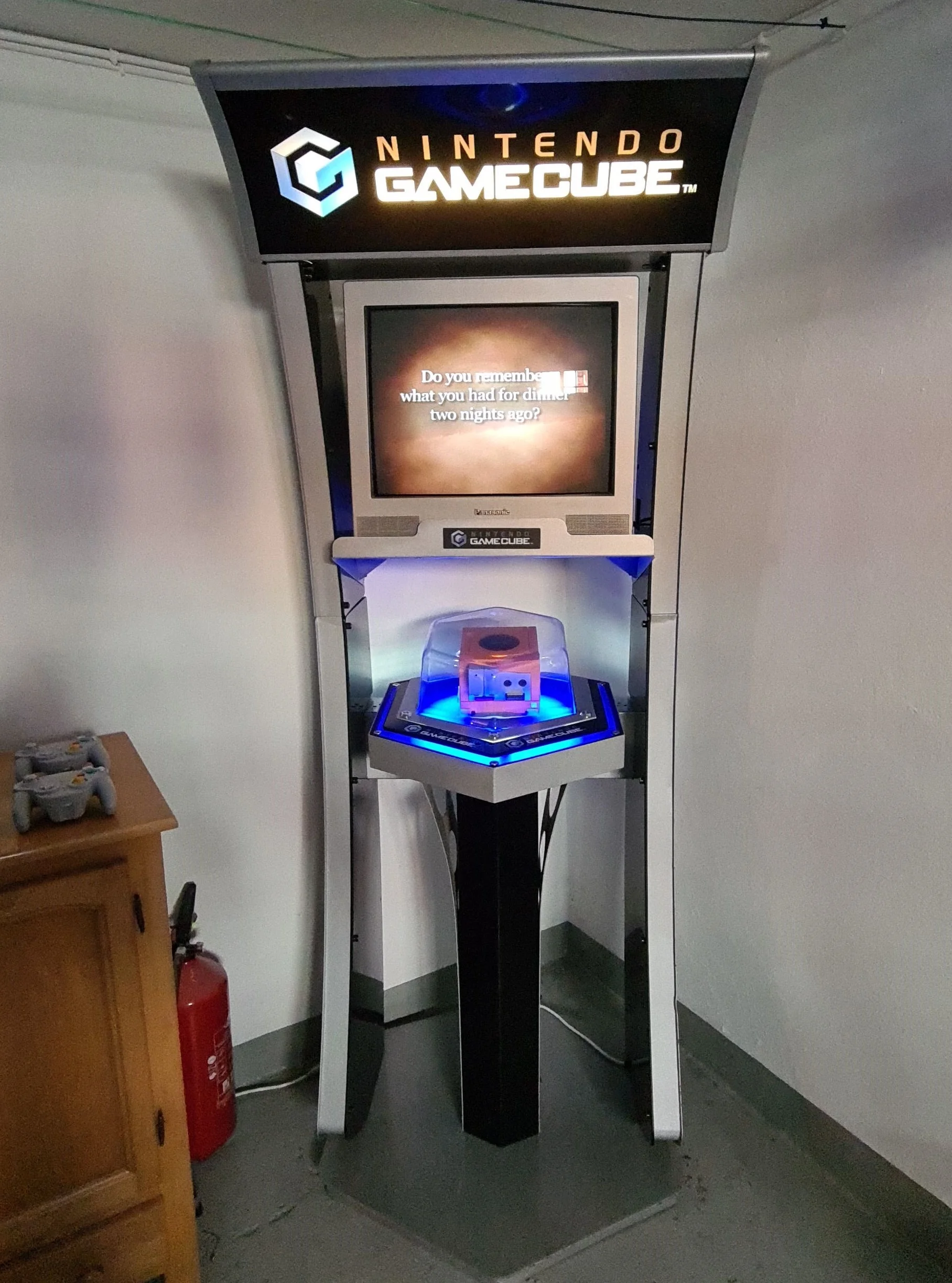  Nintendo GameCube Kiosk [EU]