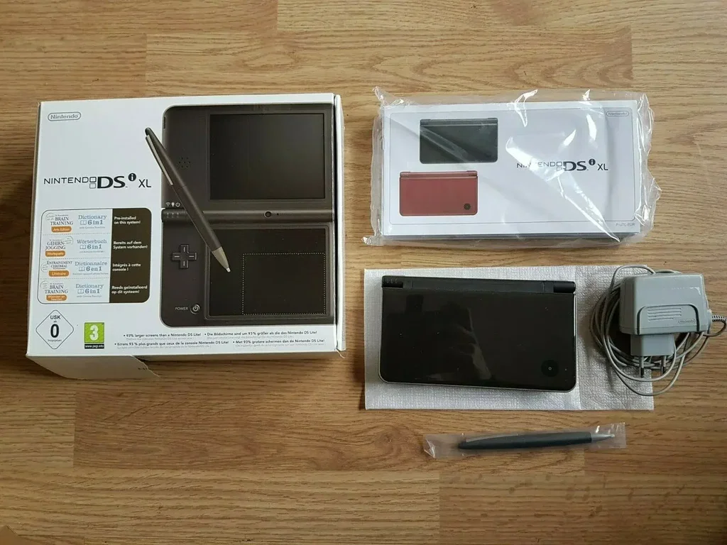 Consolevariations - Nintendo DSi XL Bronze Console [EU]