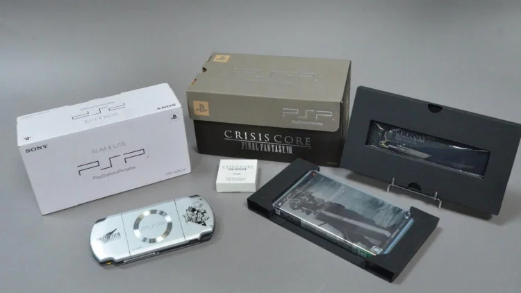  Sony PSP 2000 FFVII Crisis Core Console