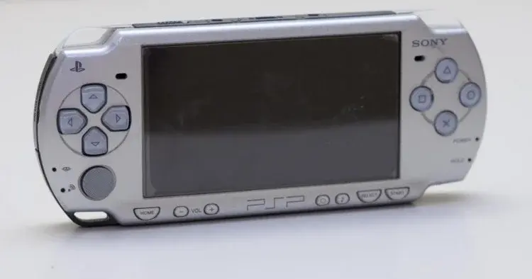 Consolevariations - Sony PSP 2000 Ice Silver Console