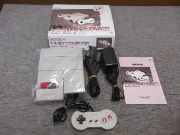  Nintendo Famicom Toploader Console