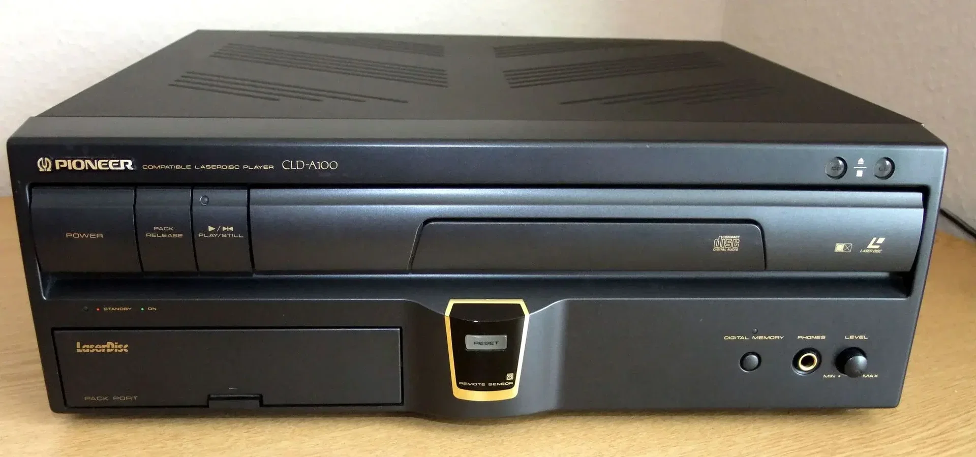 Consolevariations - NEC Pioneer LaserActive Console