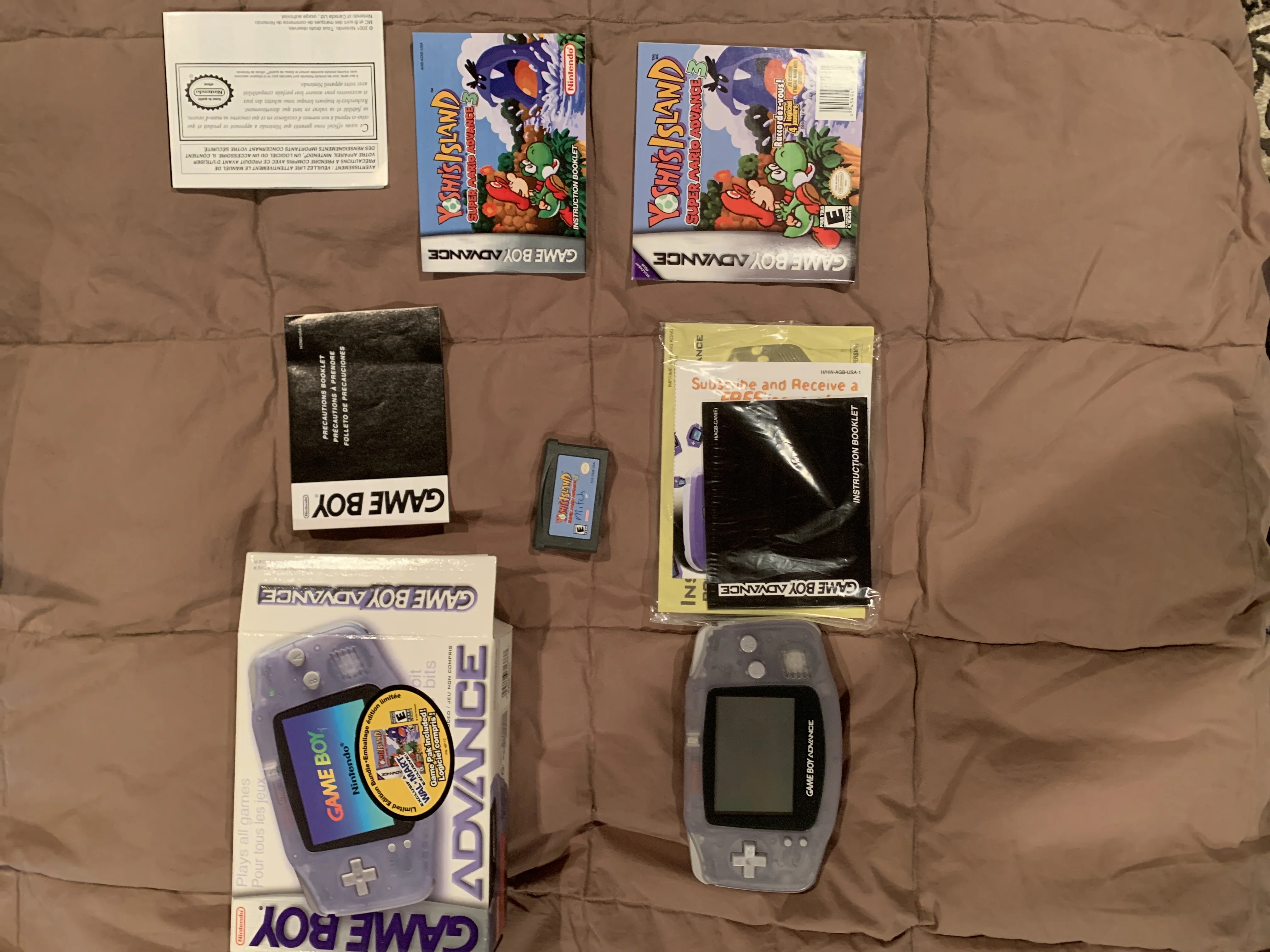  Nintendo GameBoy Advance Yoshi Island bundle