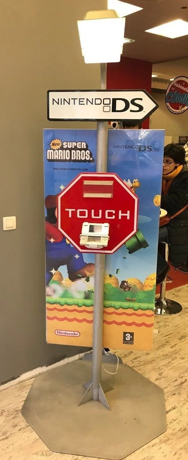  Nintendo DS New Super Mario Bros Kiosk