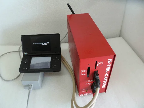  Nintendo DSi Red IS-TWL-CAPTURE
