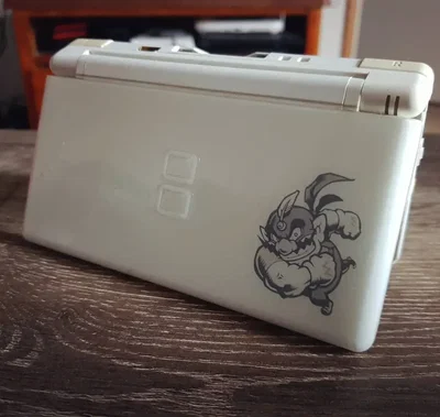 Nintendo DS Lite Wario Master of Disguise Console