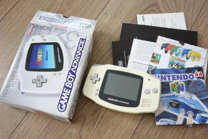  Nintendo Game Boy Advance Arctic White Console [NA]