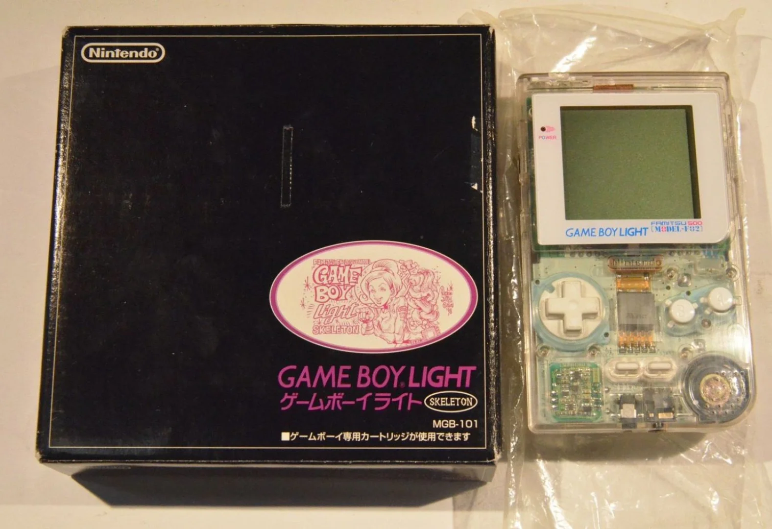  Nintendo Game Boy Light Clear Famitsu Box Console