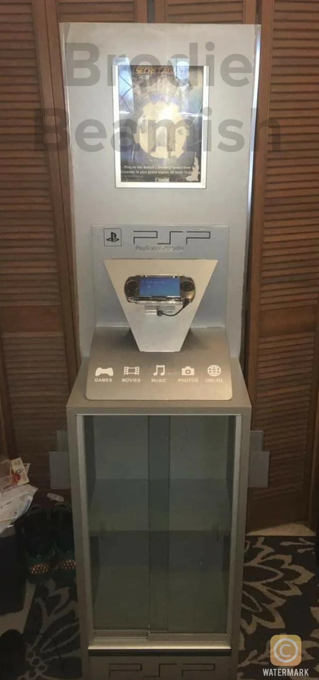  Sony PSP Wallmart Kiosk [CA]
