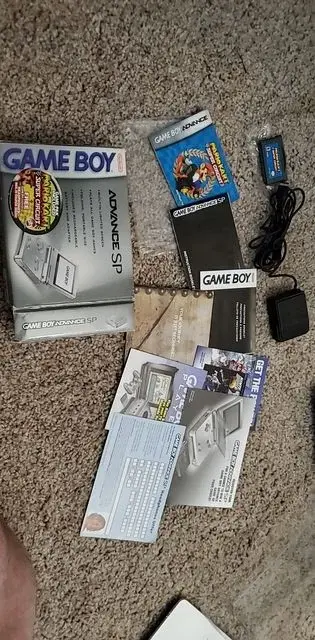 Nintendo Gameboy Advance SP Mario Kart: Super Circuit Platinum Bundle