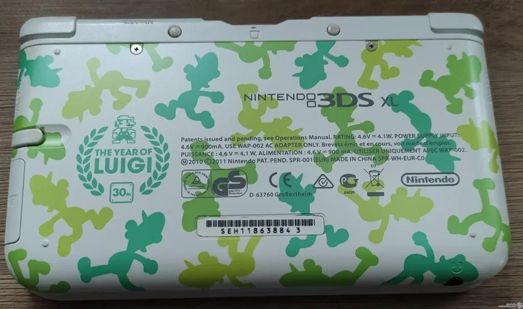 Consolevariations - Nintendo 3DS XL Year of Luigi Console