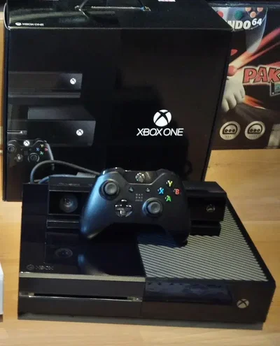 Microsoft Xbox One Day One Console