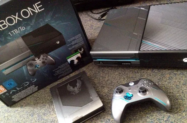  Microsoft Xbox One Halo 5 Console [NA]