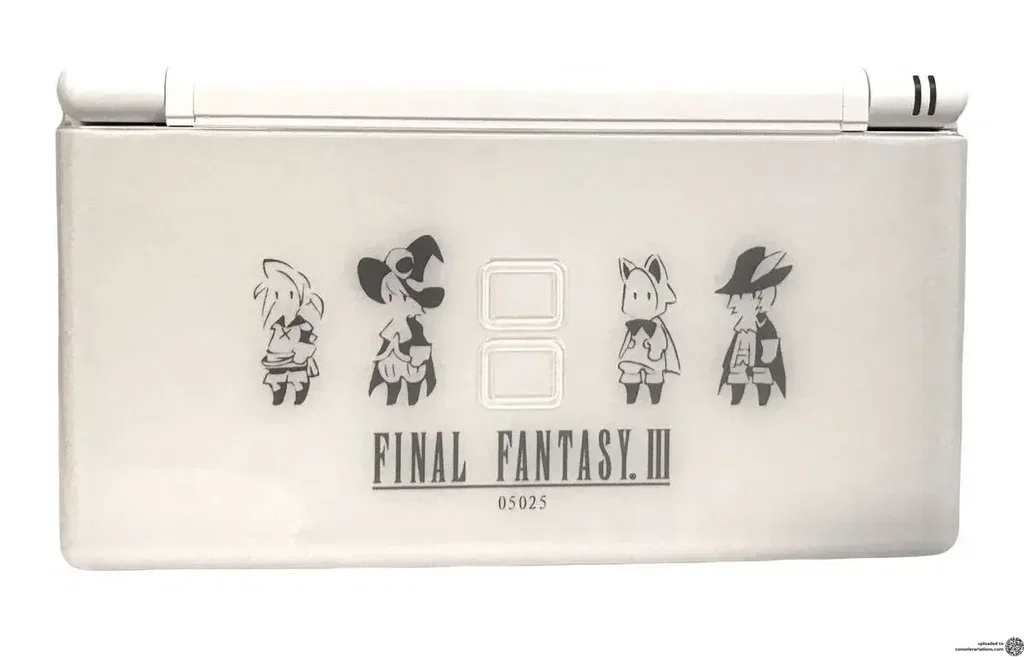 Consolevariations - Nintendo DS Lite Final Fantasy III Crystal
