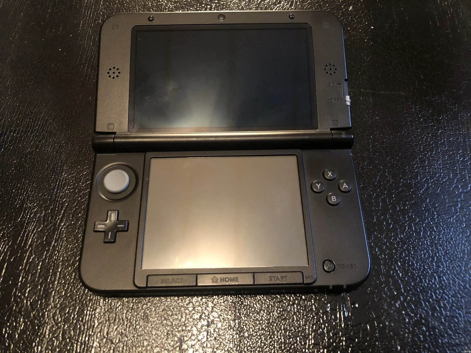 Consolevariations - Nintendo 3DS LL One Piece Red Console