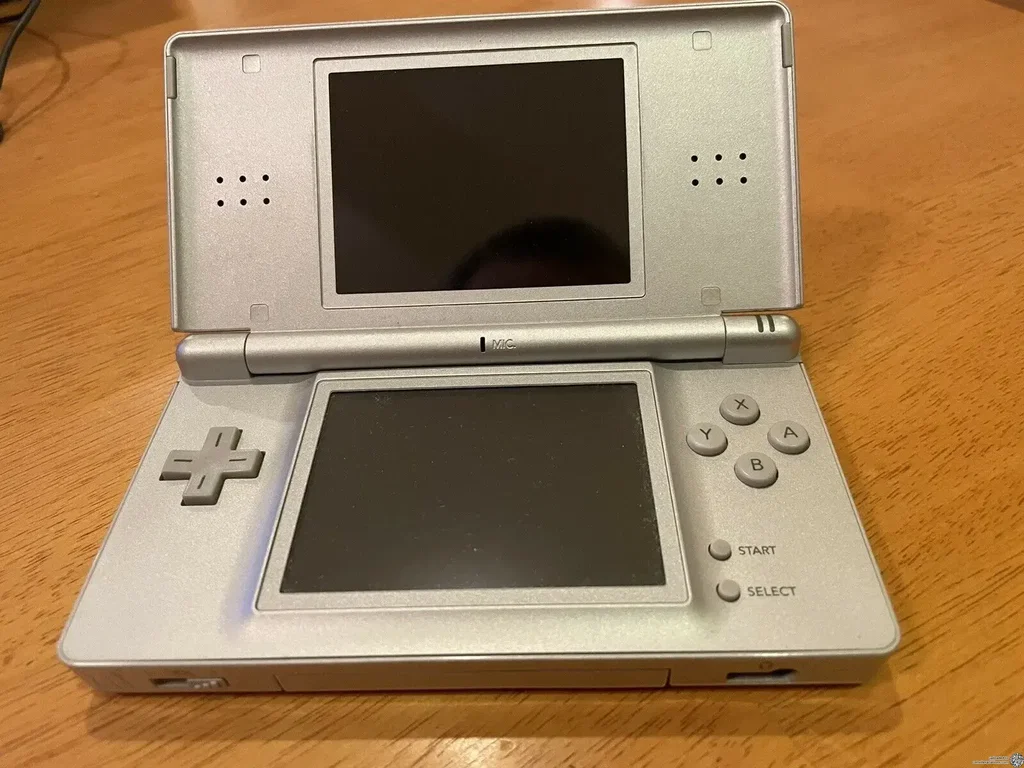 Consolevariations - Nintendo DS Lite Wonderful World Console