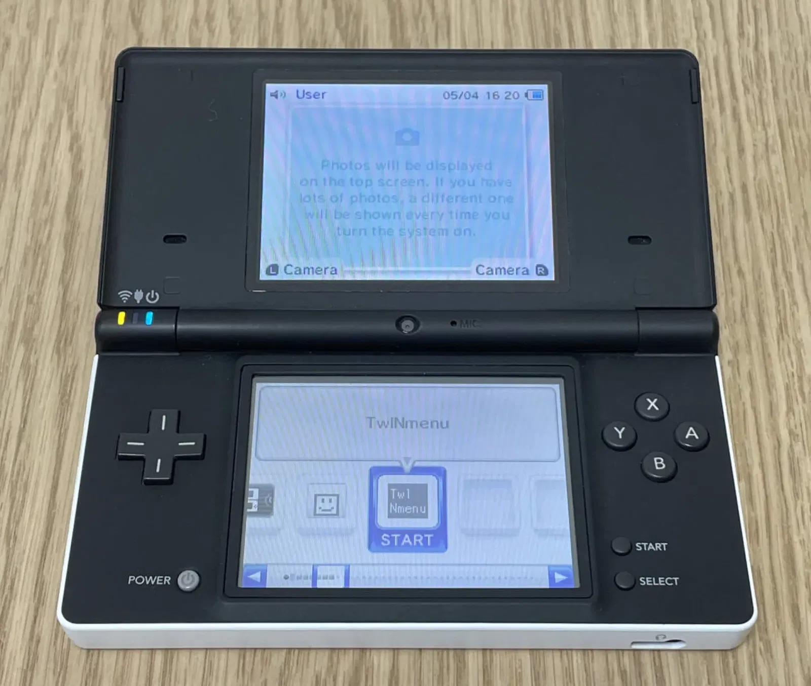 ニンテンドーDSi Amazon | ニンテンドーDSi メタリックブルー【メーカー生産終了