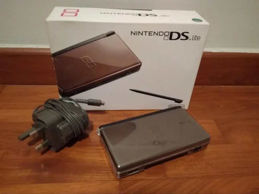 Consolevariations - Nintendo DS Lite Majestic Brown