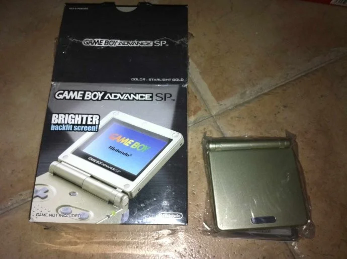  Nintendo Game Boy Advance SP Gold Console [NA]