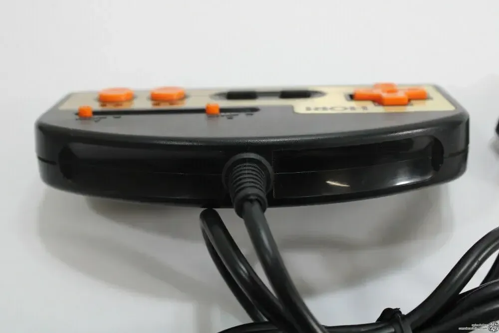 Consolevariations - Hori Famicom Commander HJ-10 Controller