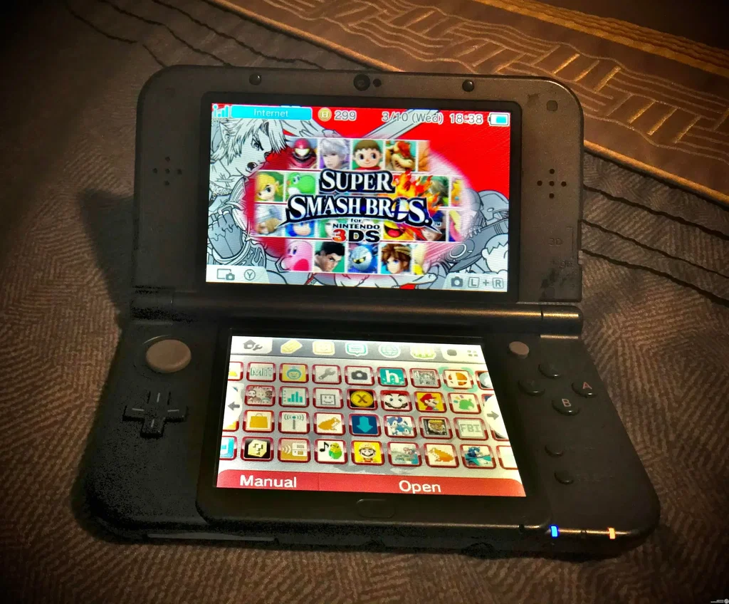 Consolevariations - New Nintendo 3DS LL Super Smash Bros Console