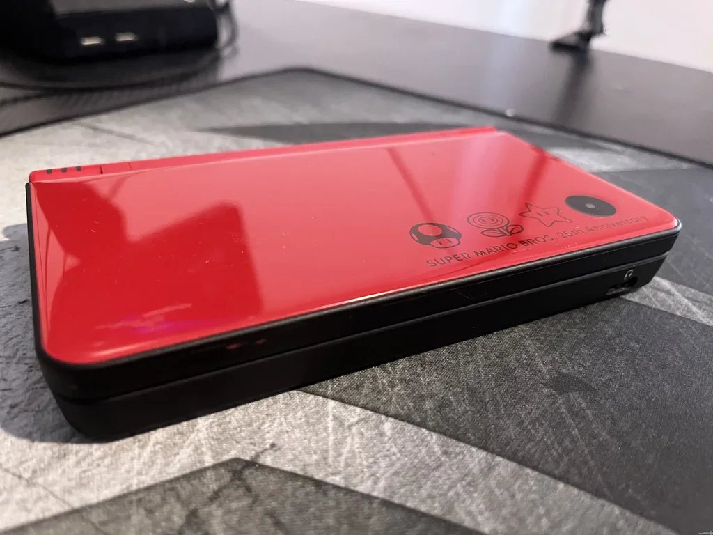 Nintendo Dsi Xl Super Mario Bros 25th Anniversary Edition Super Mario 25th Anniversary Dsi Xl 15 Years Ago Nintendo Celebrated 25  Years Of Super Mario With A