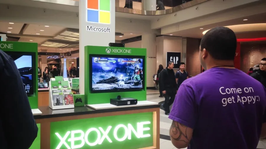  Microsoft Xbox One Kiosk [CA]