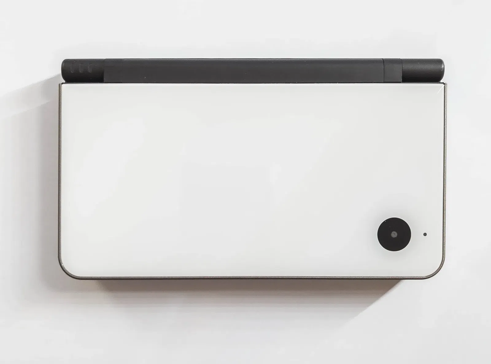 Nintendo DSi  LL  ホワイト s-l400.jpg