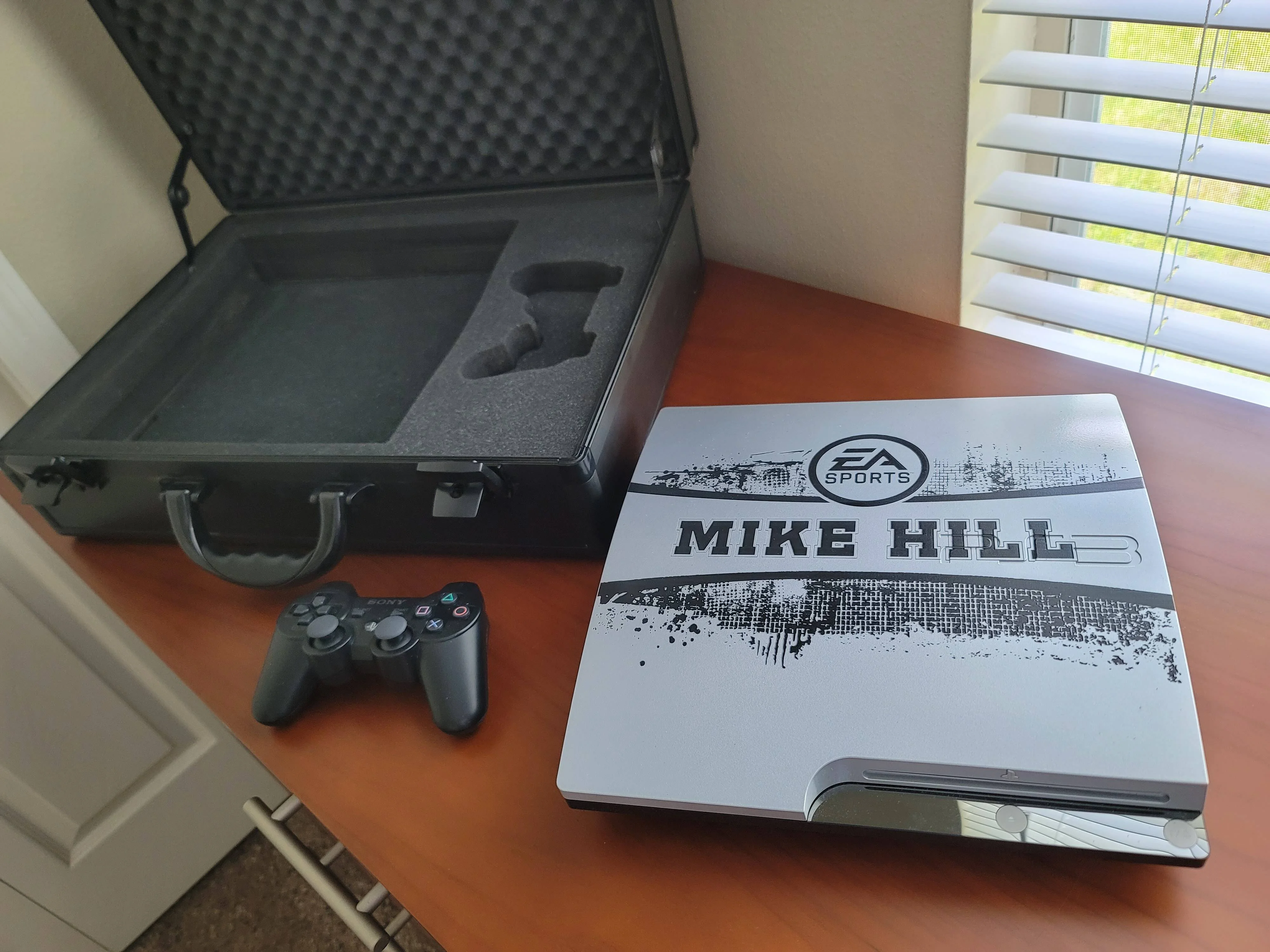  Sony PlayStation 3 Slim EA Sports Mike Hill Console