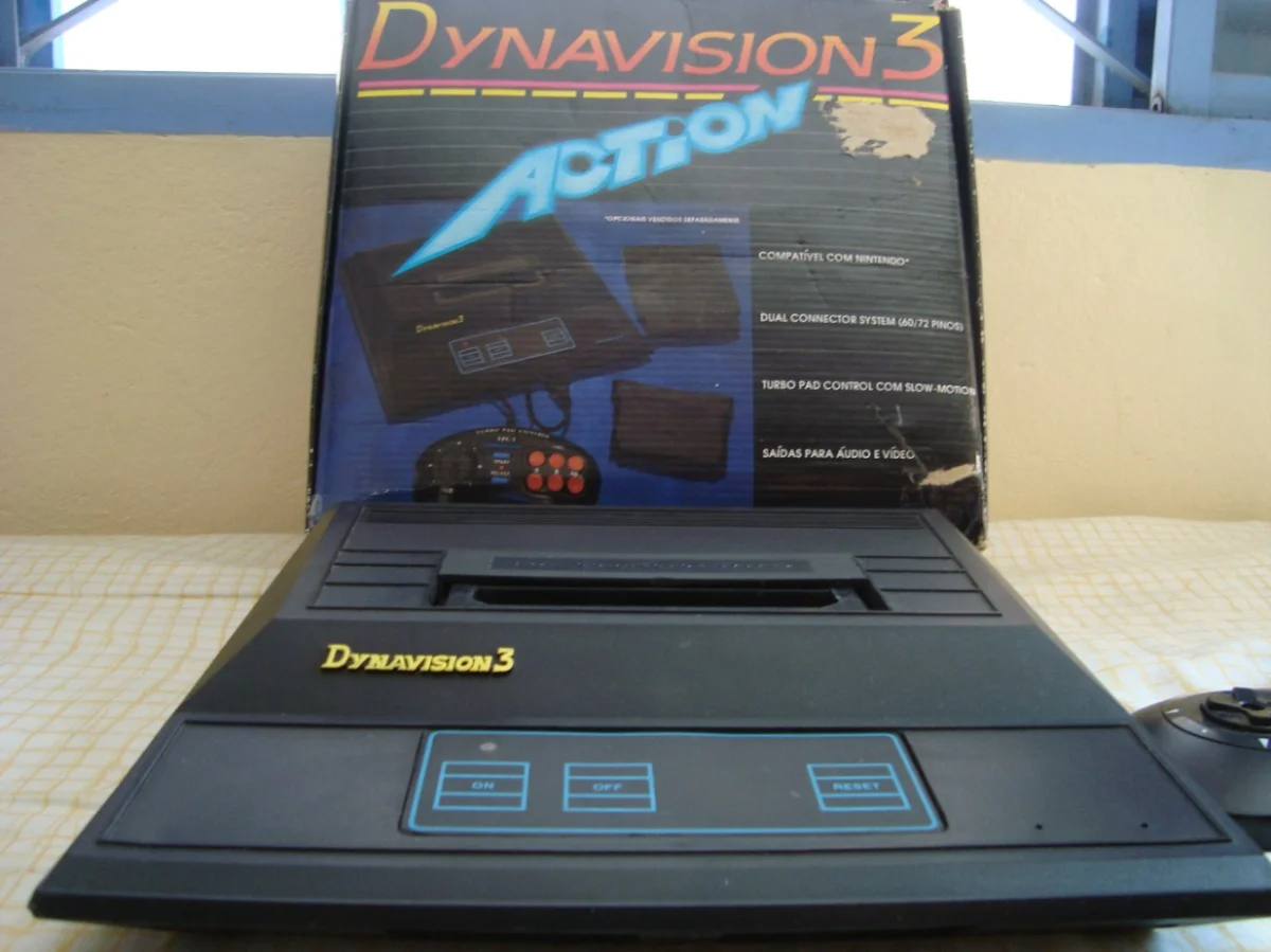 Dynacom NES  Dynavision 3 Action Clone