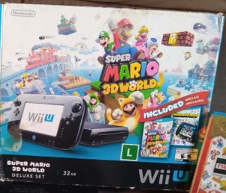  Nintendo Wii U Super Mario 3D World and Nintendo Land Bundle [BR]