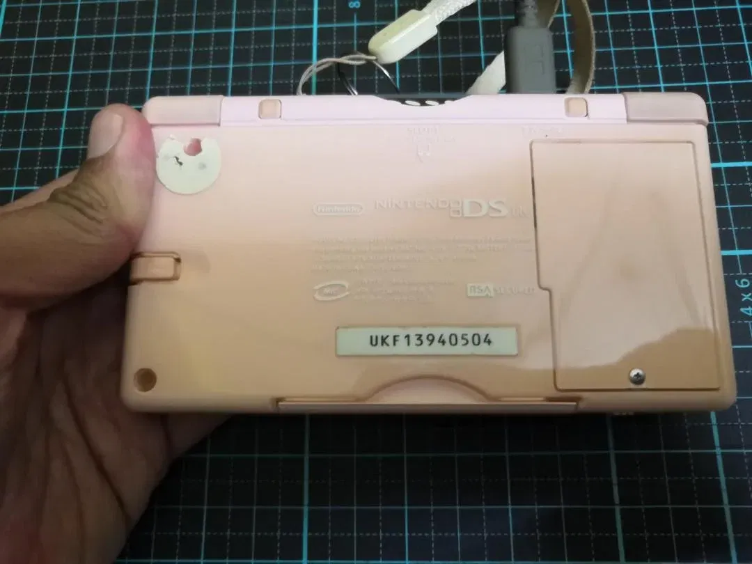 Nintendo DS Lite Noble Pink Console [KOR] - Consolevariations