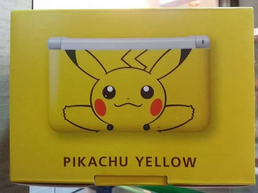  Nintendo 3DS XL Pikachu Console [ASI]