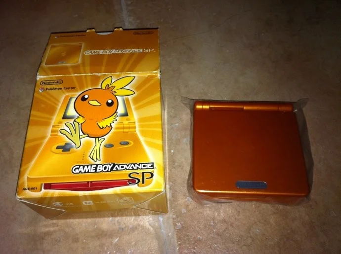  Nintendo Game Boy Advance SP Pokemon Center Torchic [JP]