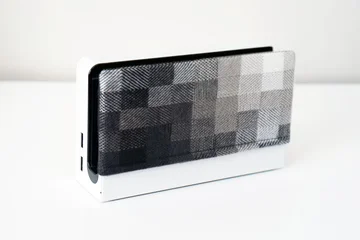  Active Patch Black Pixel Dock Cover
