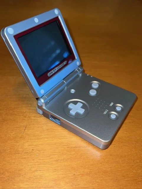  Nintendo Game Boy Advance SP Silver Blue with Red Bezel Console