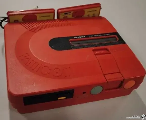 SHARP Twin Famicom AN-500R レッド動作品 Consolevariations - Sharp Twin Famicom AN-500R Console