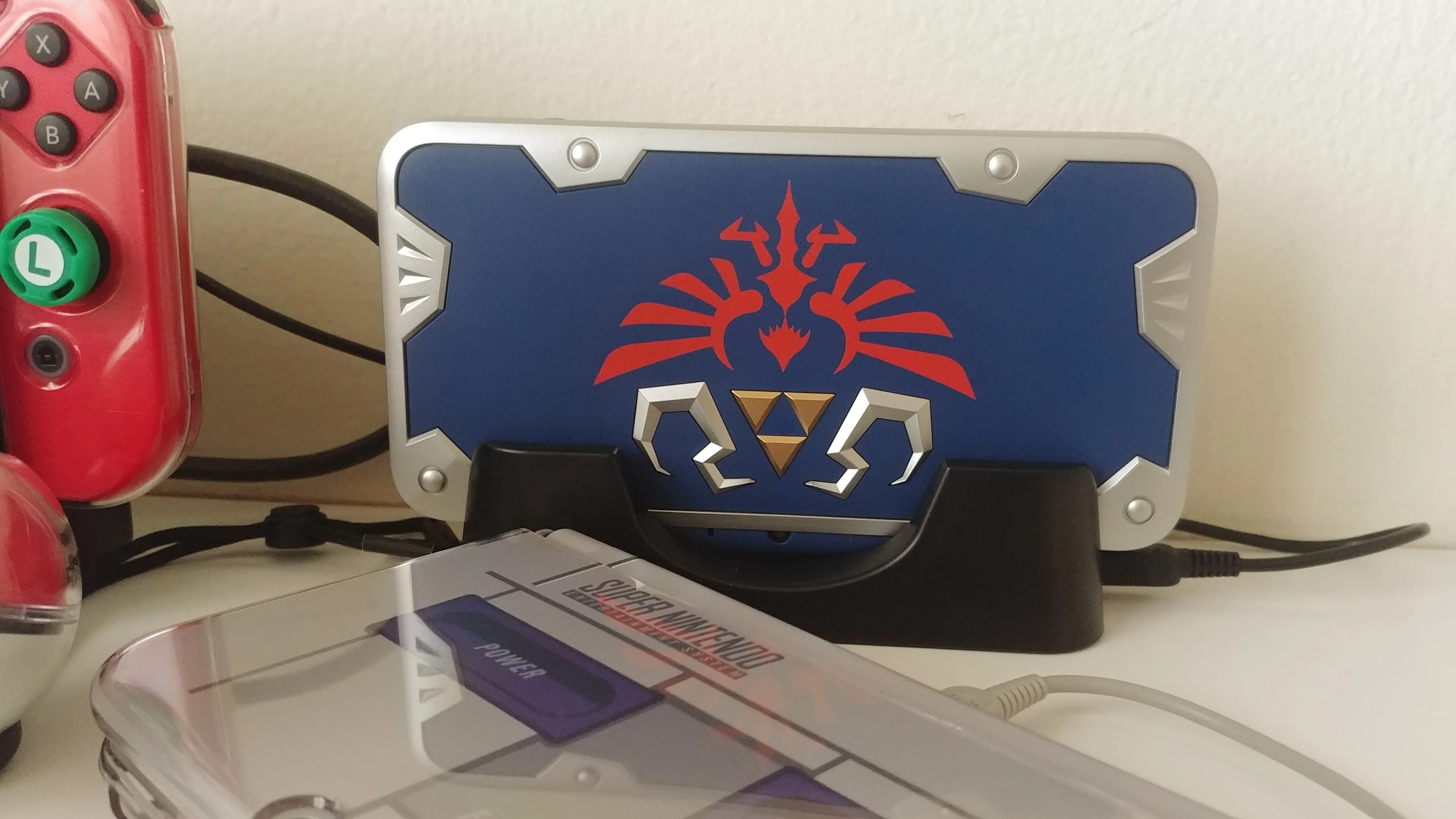 New Nintendo 2DS XL Hylian Shield Console - Consolevariations