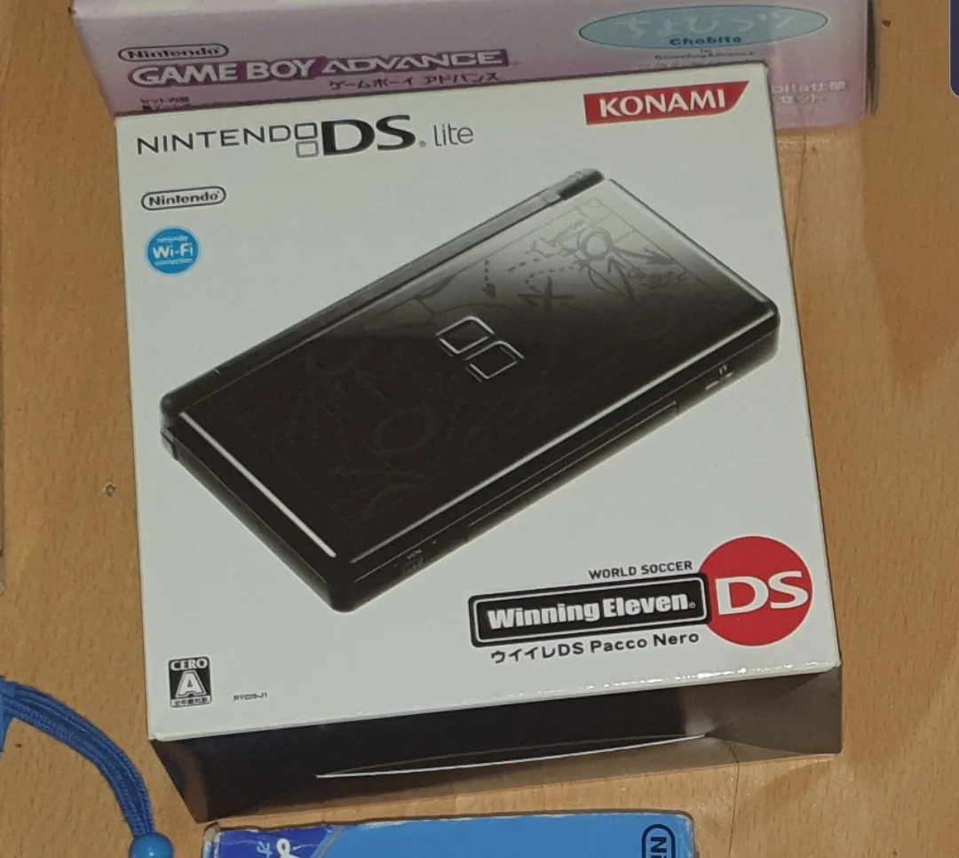  Nintendo DS Lite Winning Eleven Console