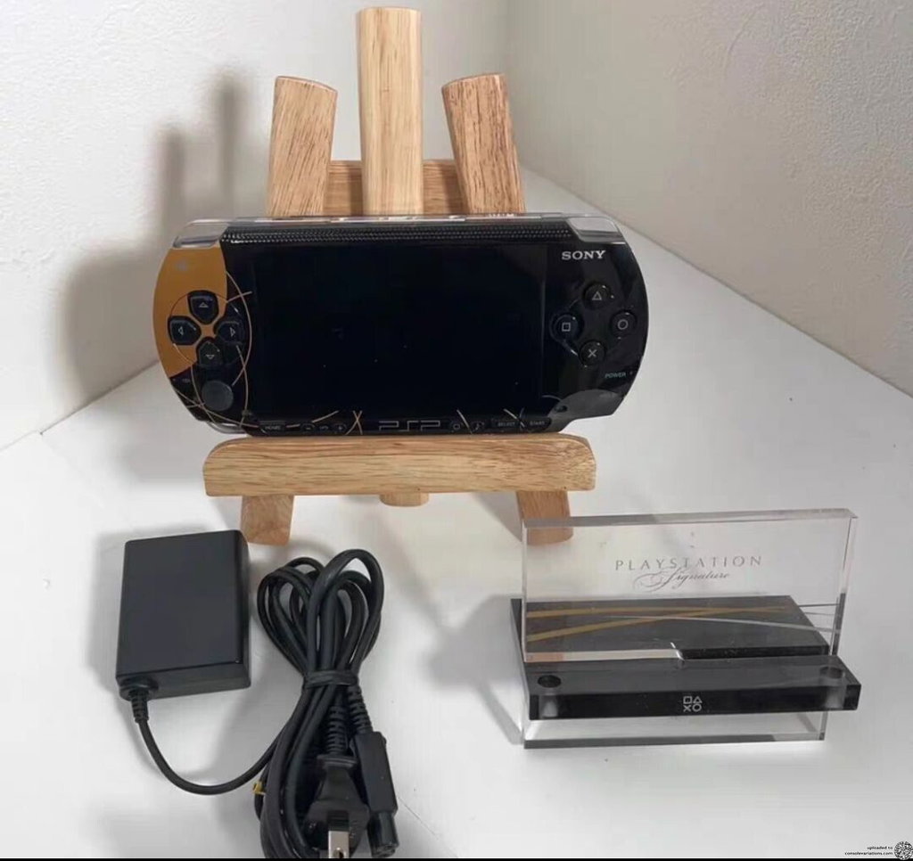 Consolevariations - Sony PSP 1000 Signature Tsukimi Console 
