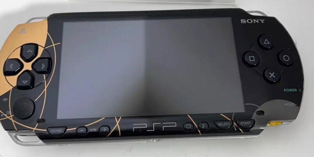 Consolevariations - Sony PSP 1000 Signature Tsukimi Console