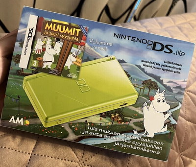 Nintendo DS Lite Green Muumit Ja Suuri Syysjuhla Bundle