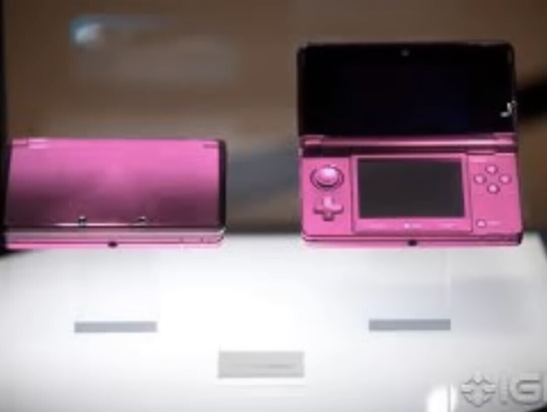  Nintendo 3DS Pink Console