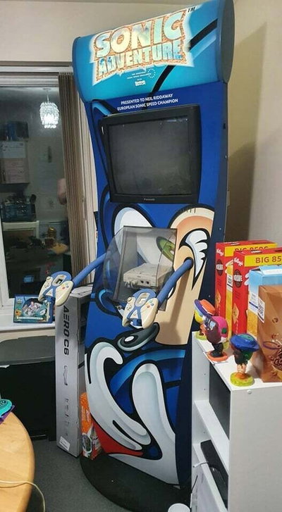 Sega Dreamcast Sonic Kiosk