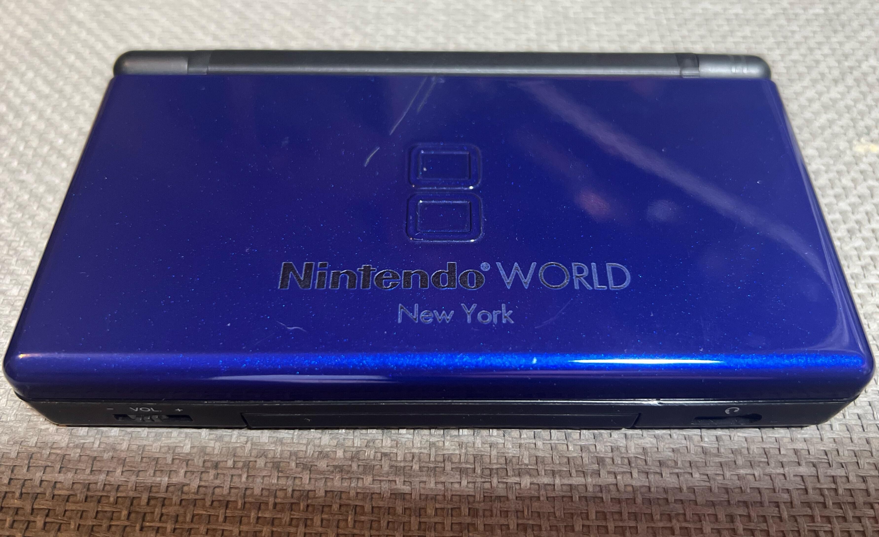  Nintendo DS Lite Nintendo World Engraved Console