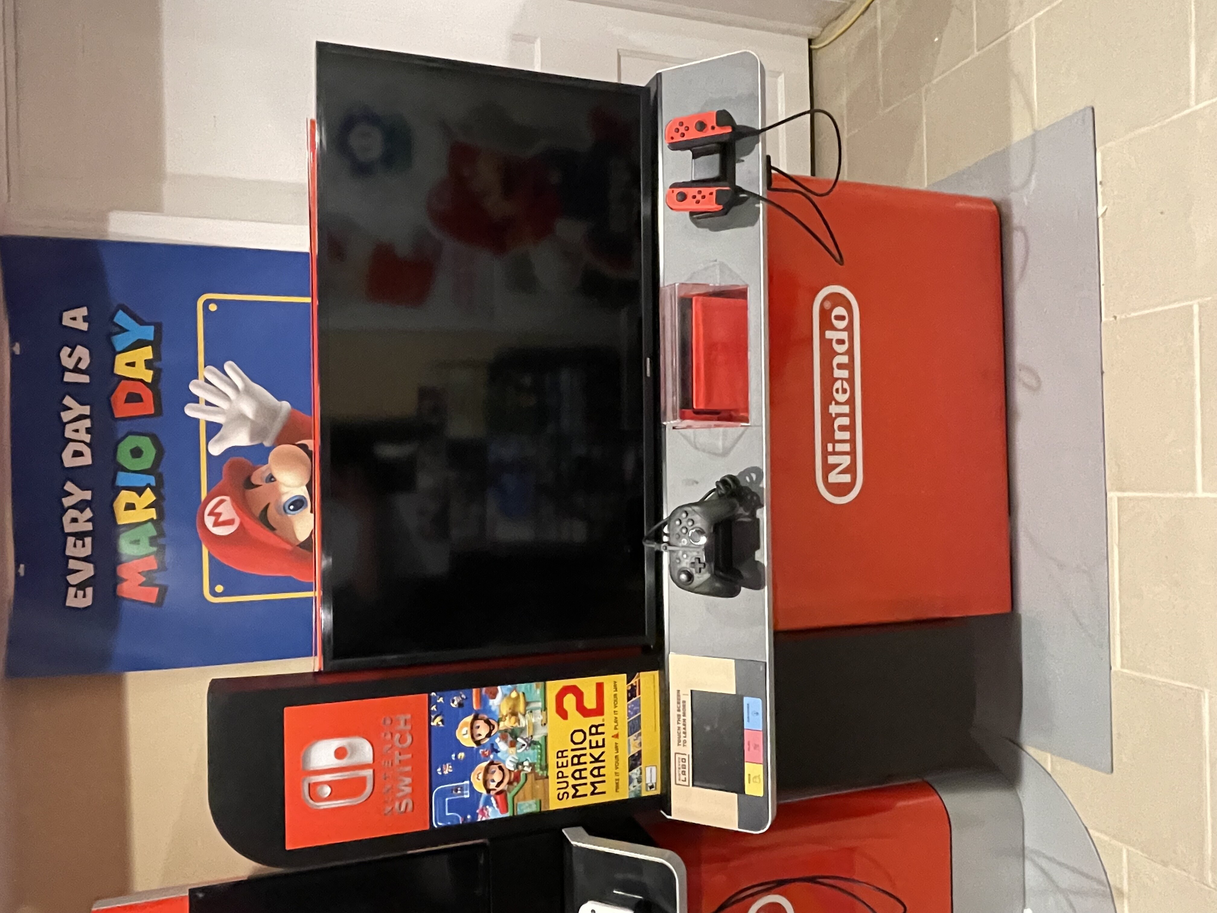  Nintendo Switch Best Buy Kiosk